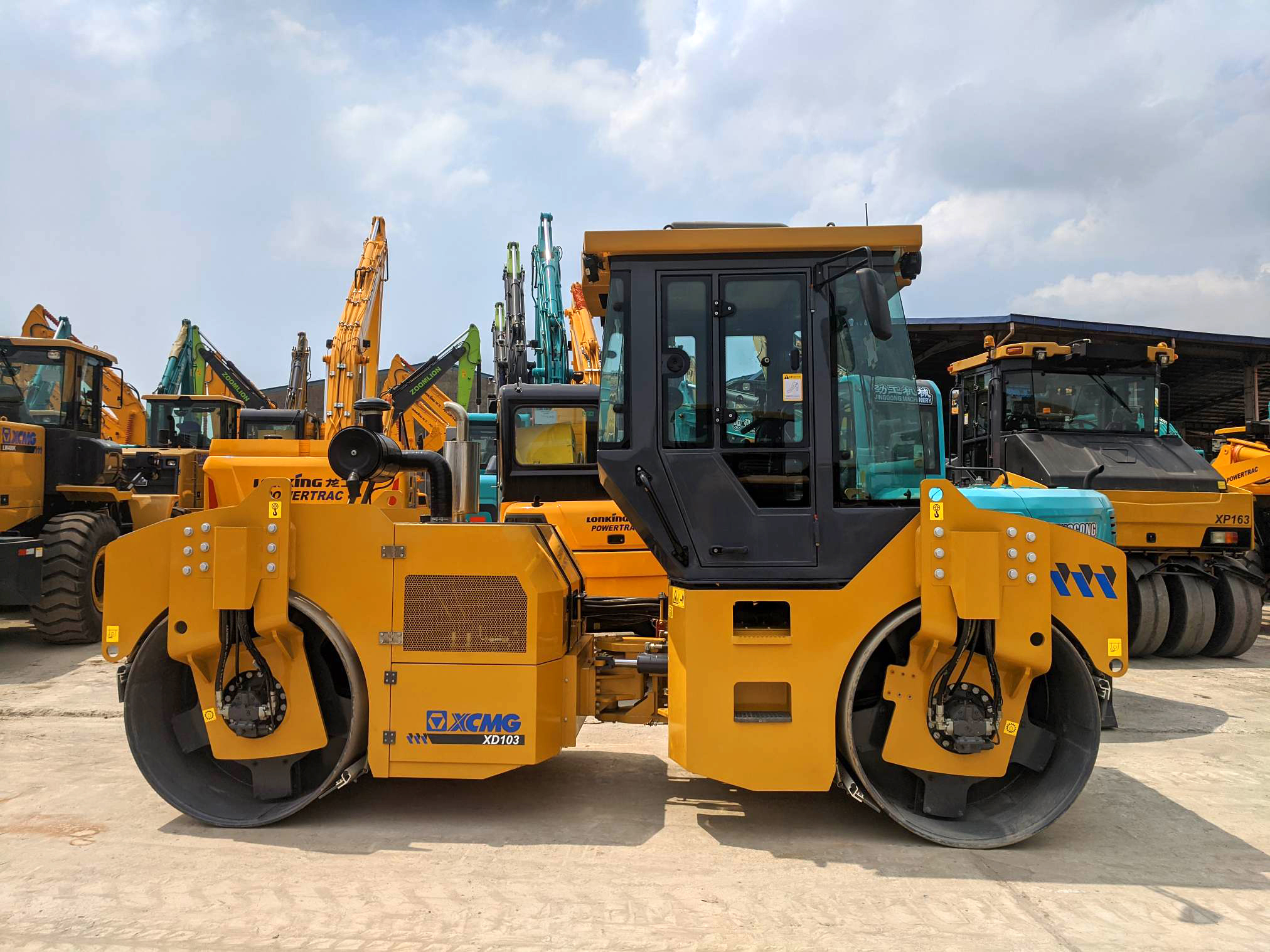 Двухвальцовый гидравлический каток XCMG XD103