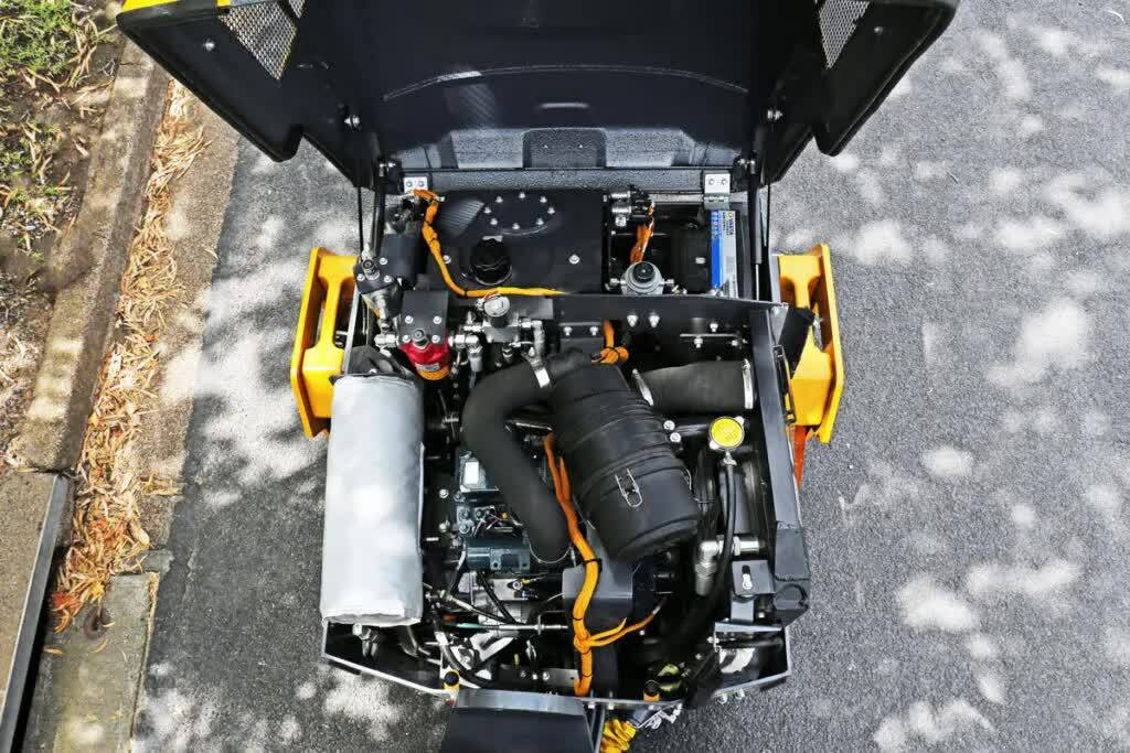 Каток тротуарный XCMG XD120S