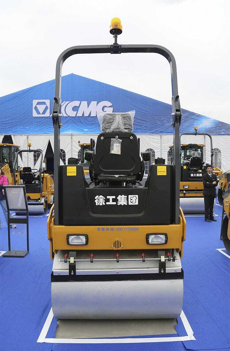 Каток тротуарный XCMG XMR303