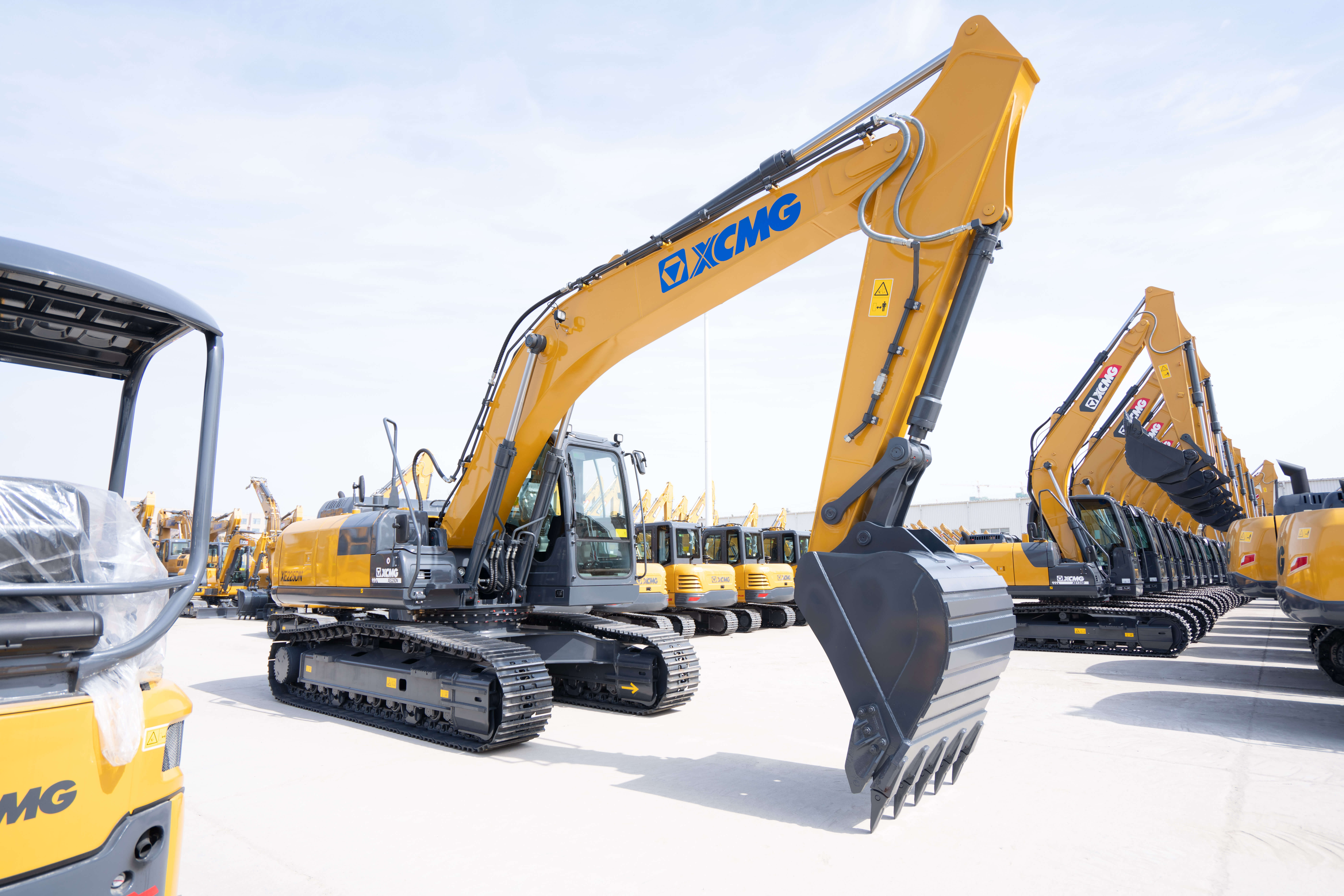 Гусеничный экскаватор XCMG XE225DN (Perkins)