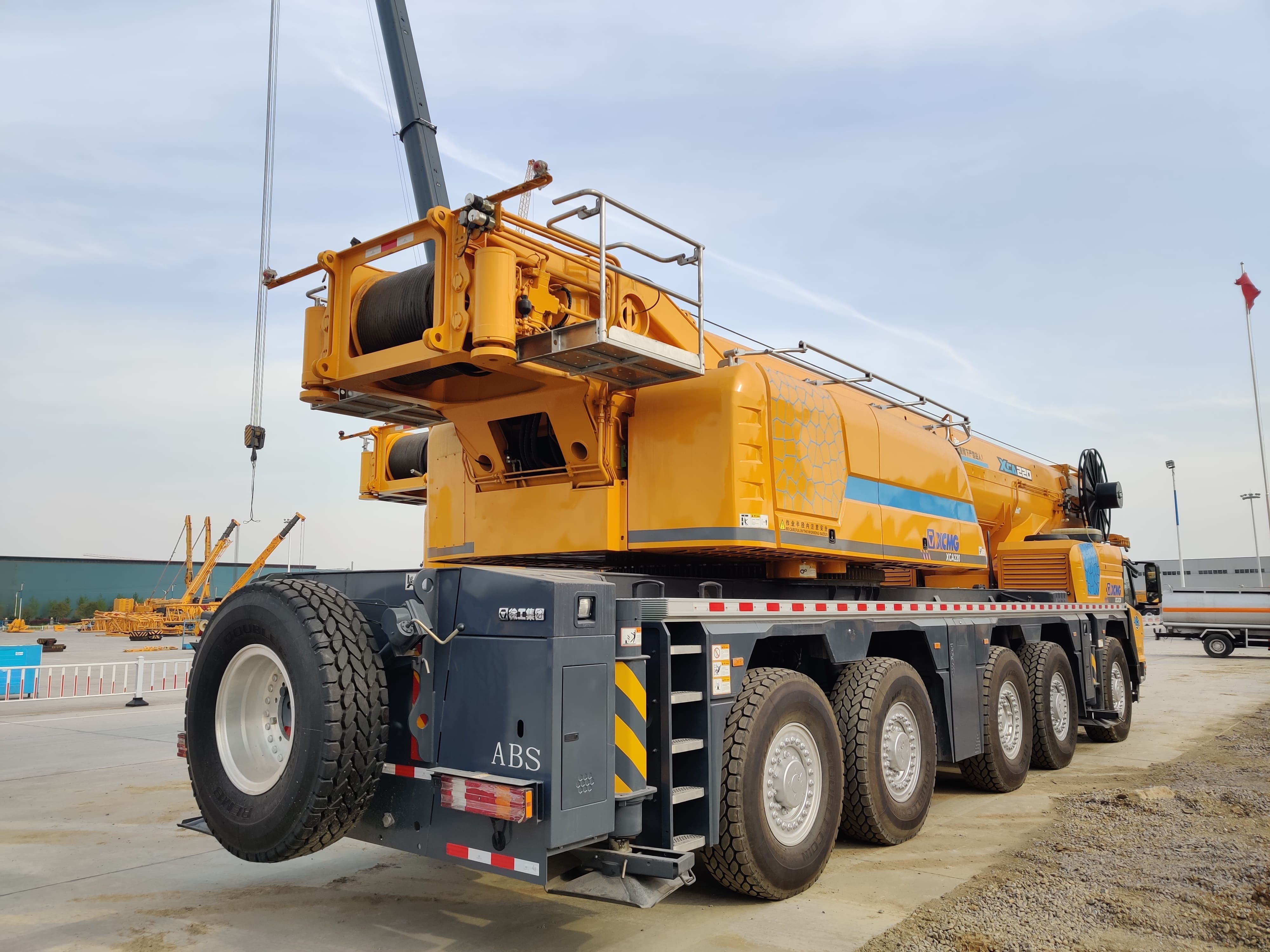 Внедорожный автокран XCMG XCA220_S