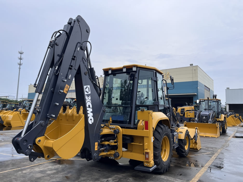 Экскаватор-погрузчик XCMG XC8-S2570
