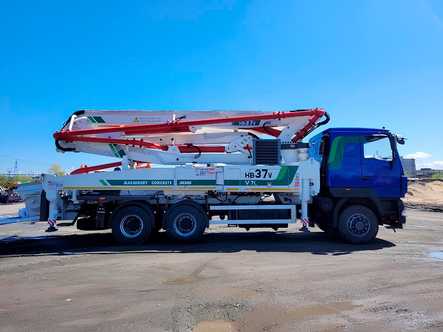 Автобетононасос XCMG HB37V (MAZ)