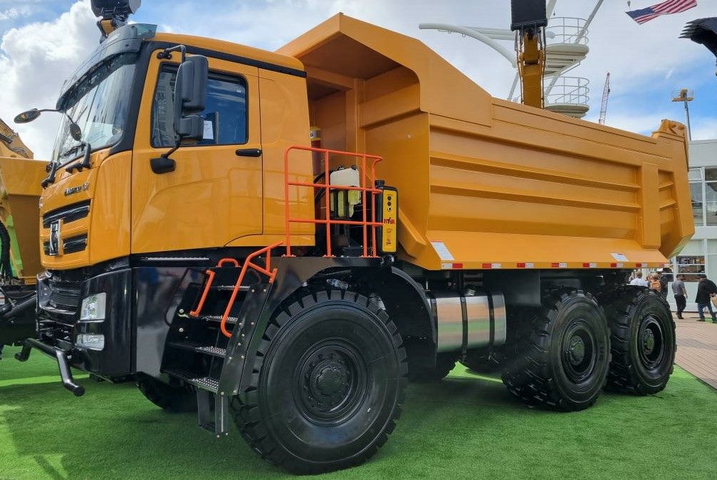 Карьерный самосвал XCMG XGA76