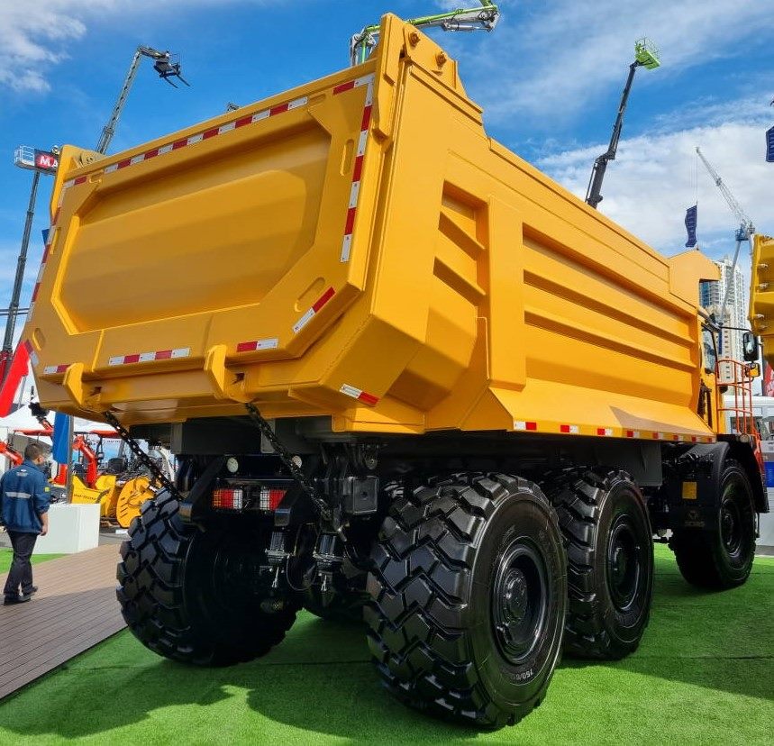 Карьерный самосвал XCMG XGA76