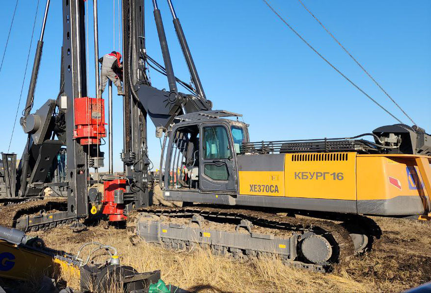 КБУРГ-16 на базе XCMG XE370CA