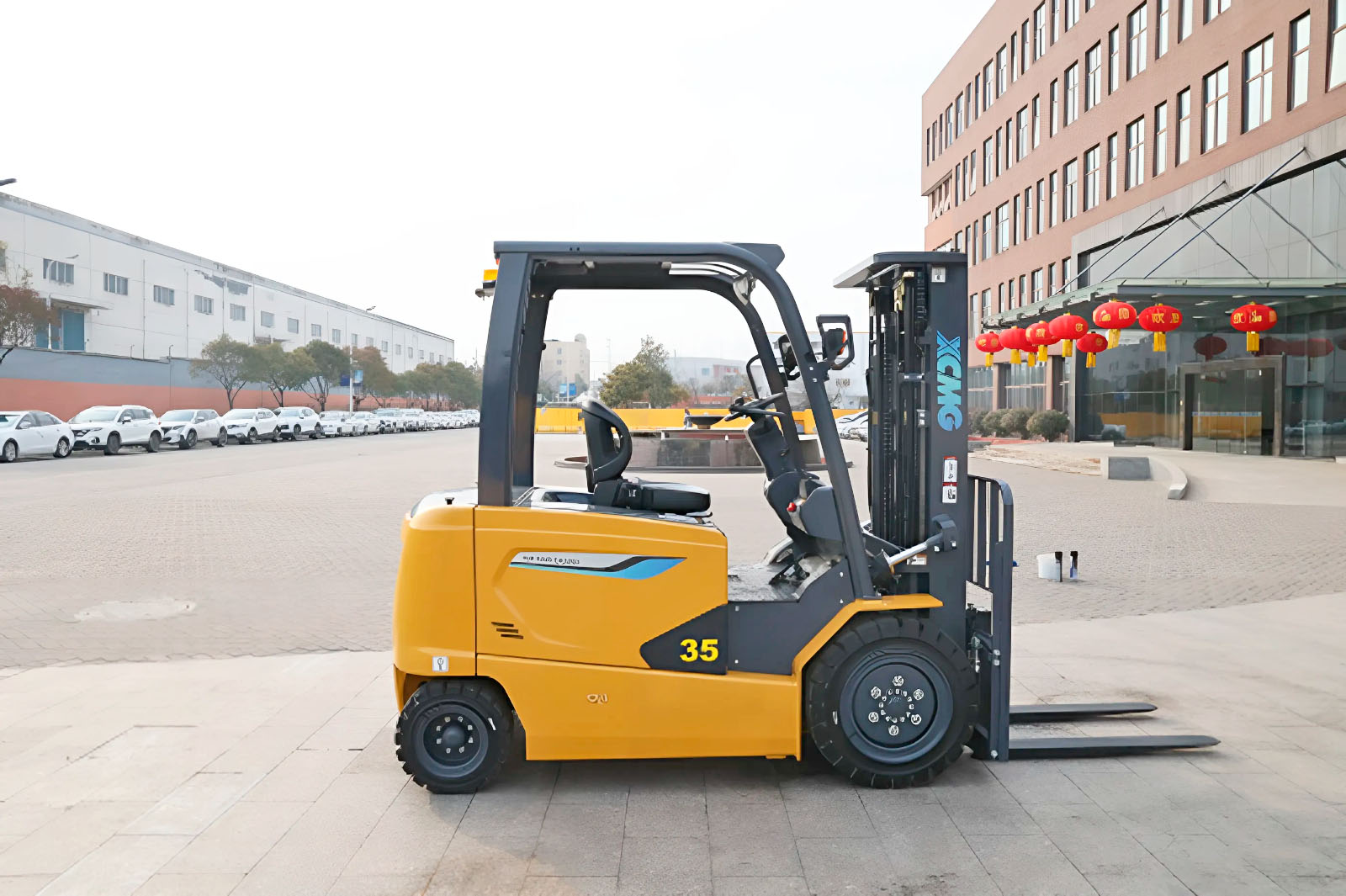 Электрический вилочный погрузчик XCMG XCB35-L5