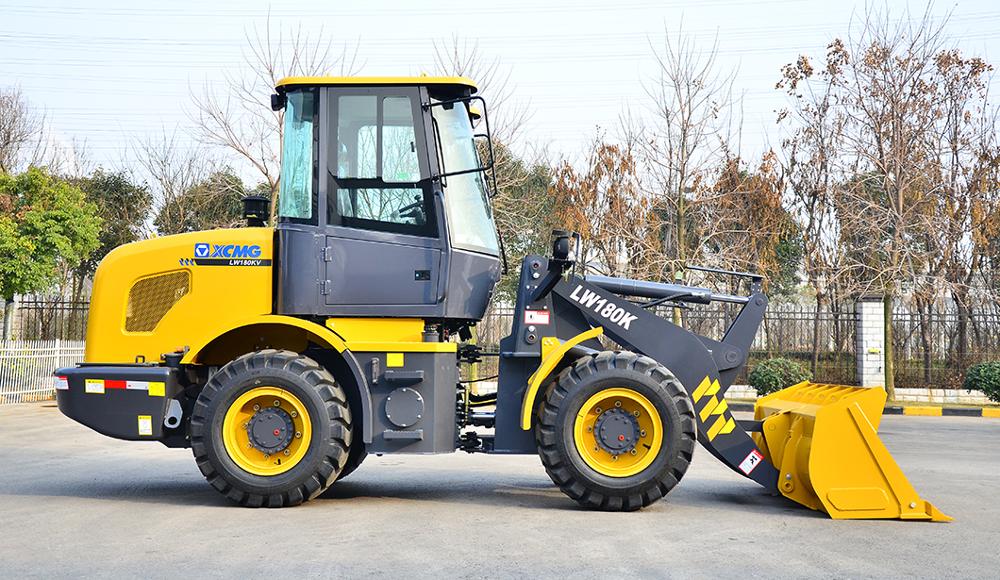 Фронтальный погрузчик XCMG LW180K