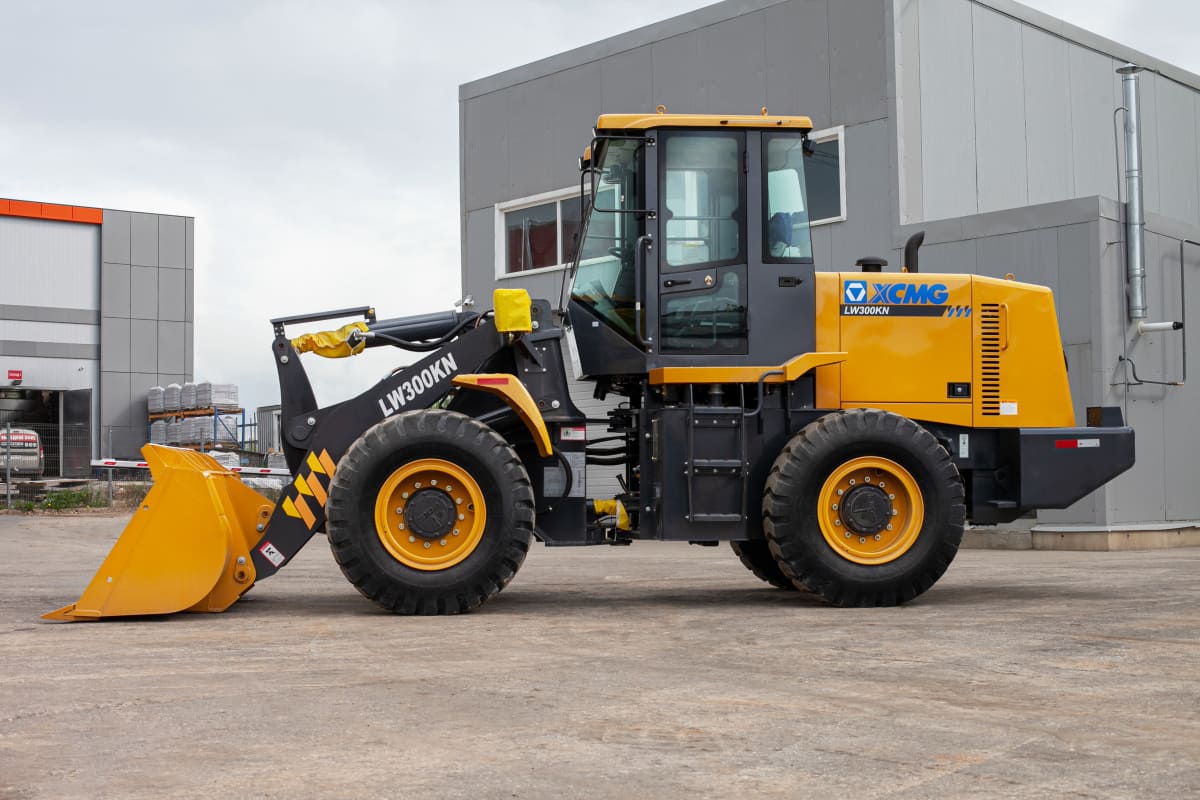 Фронтальный погрузчик XCMG LW300KN