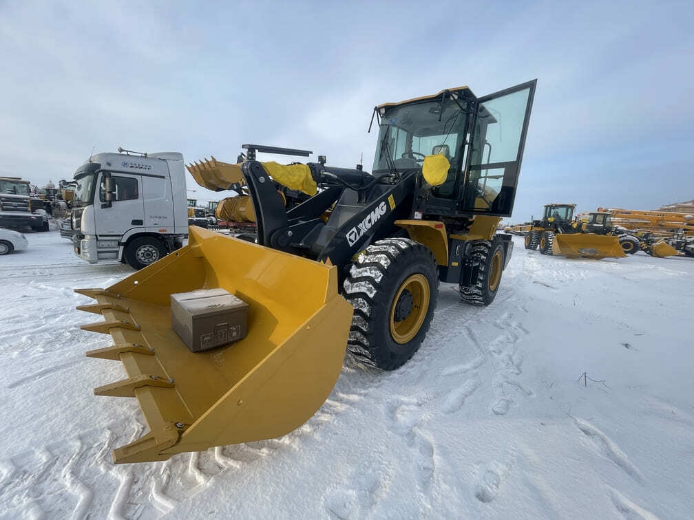 Фронтальный погрузчик XCMG XC938