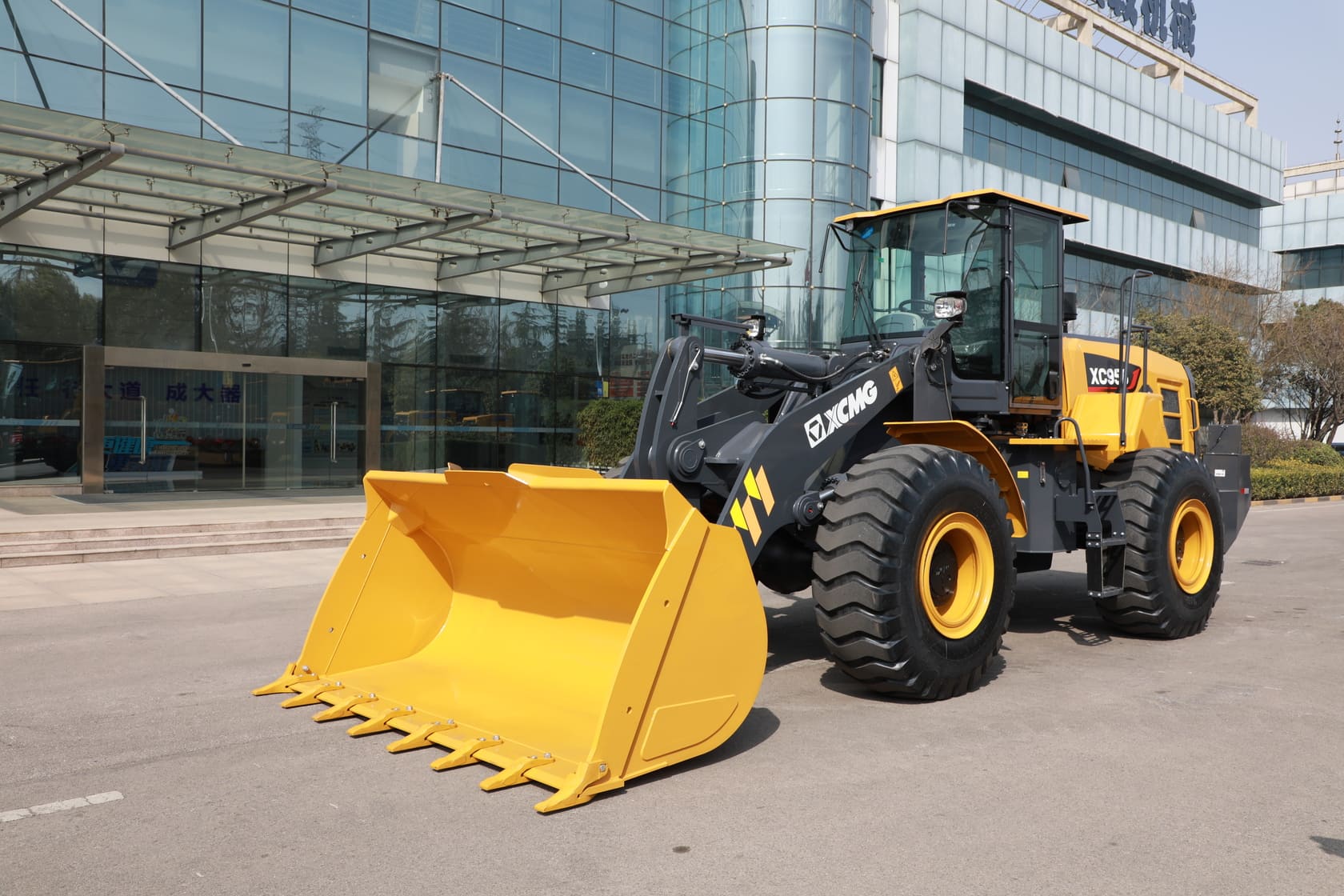 Фронтальный погрузчик XCMG XC958