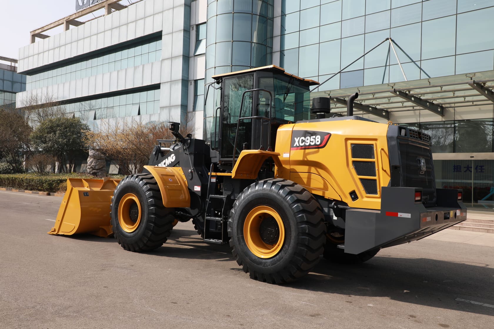 Фронтальный погрузчик XCMG XC958