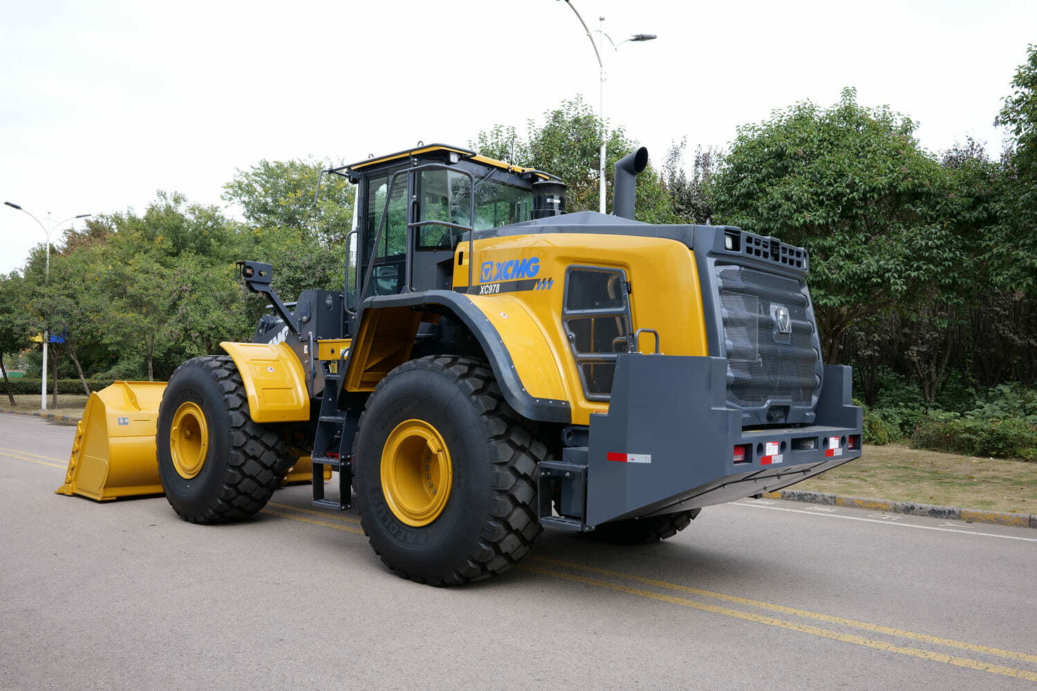 Фронтальный погрузчик XCMG XC978
