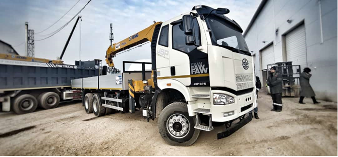 FAW CA3250 (6×4) с КМУ XCMG SQS 200-6 (8 т)