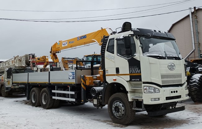 FAW CA3250 6x4 с КМУ XCMG SQS 250-5