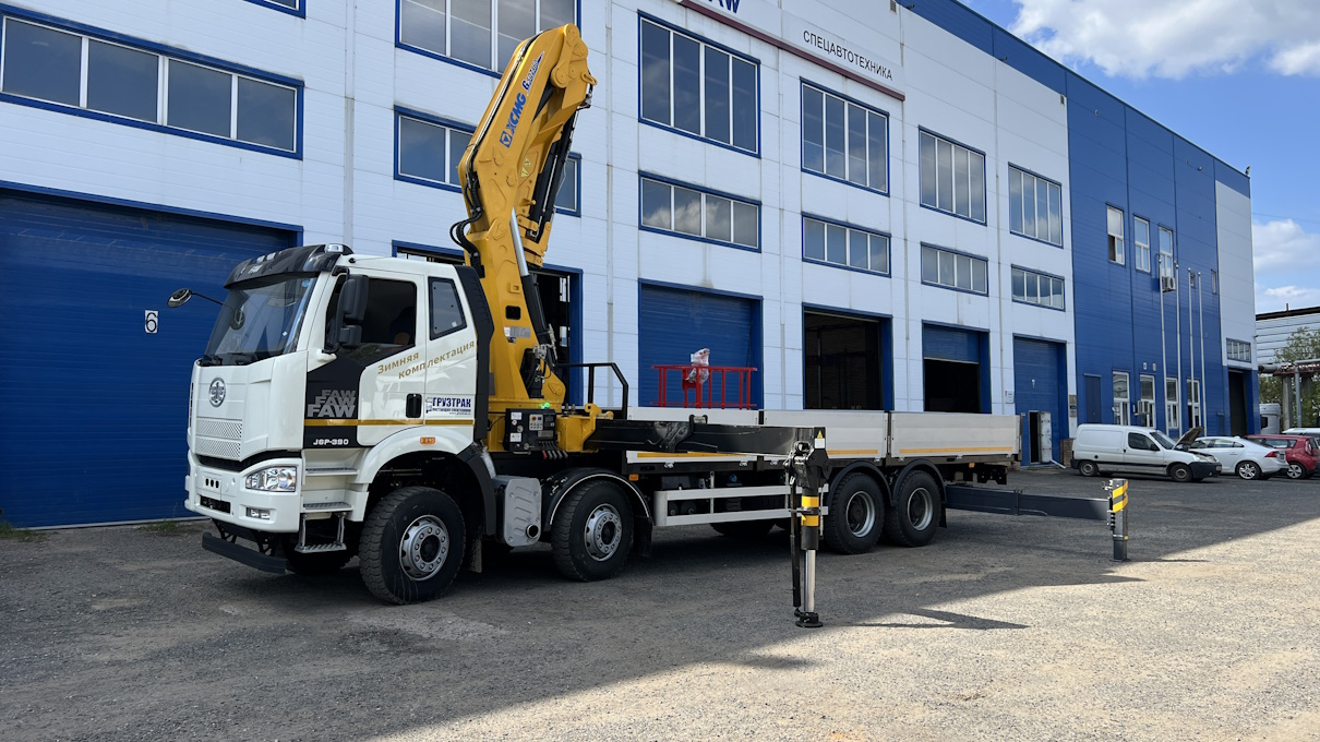 FAW CA3310 с КМУ XCMG SQZ 330-6