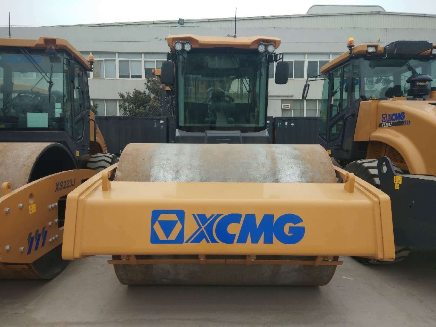 Одновальцовый грунтовый каток с механическим приводом XCMG XS265JS